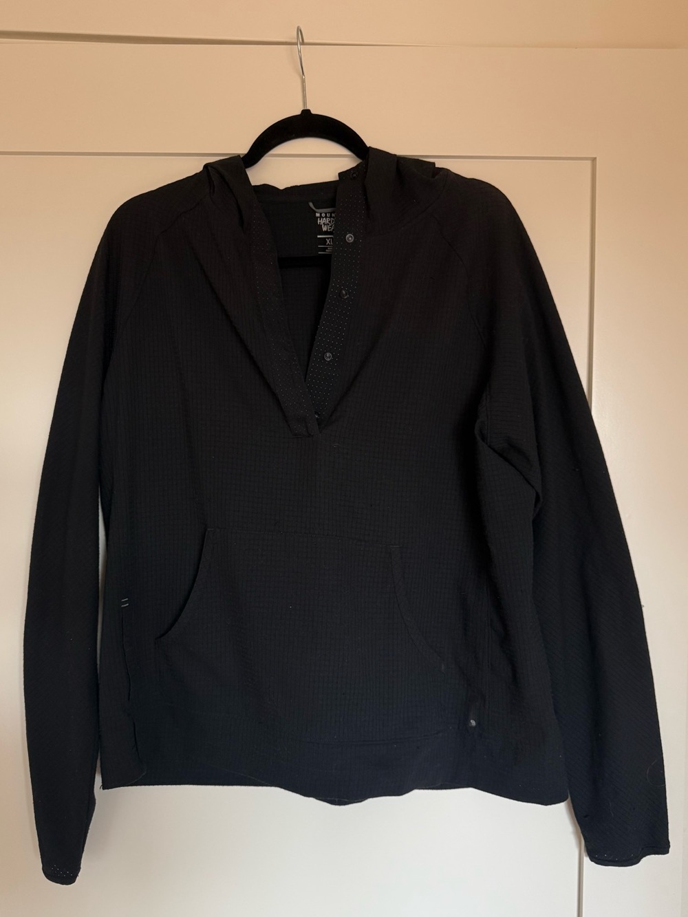 Mountain Hardwear Black Hooded Pullover *Damaged*